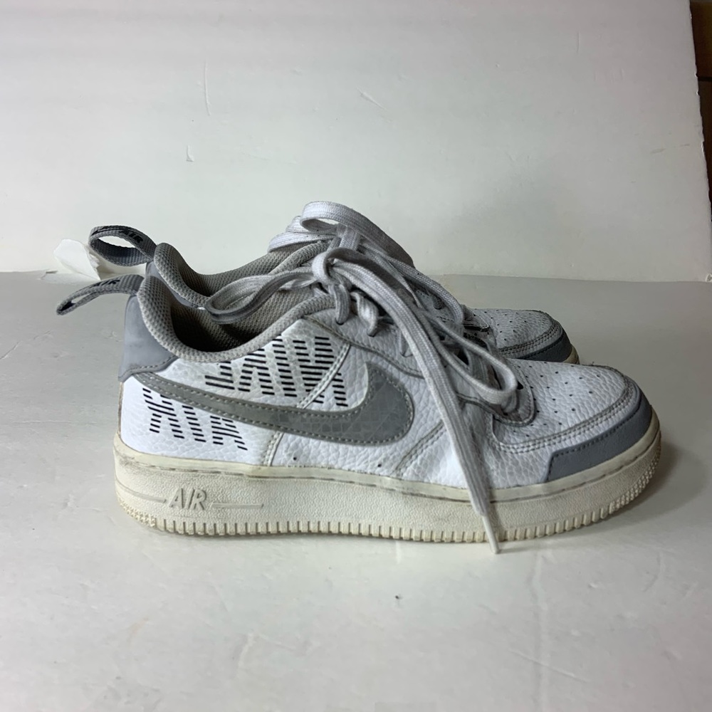 Nike Air Force 1 Size 4Y Kids White and reflective silver boys or girls sneaker